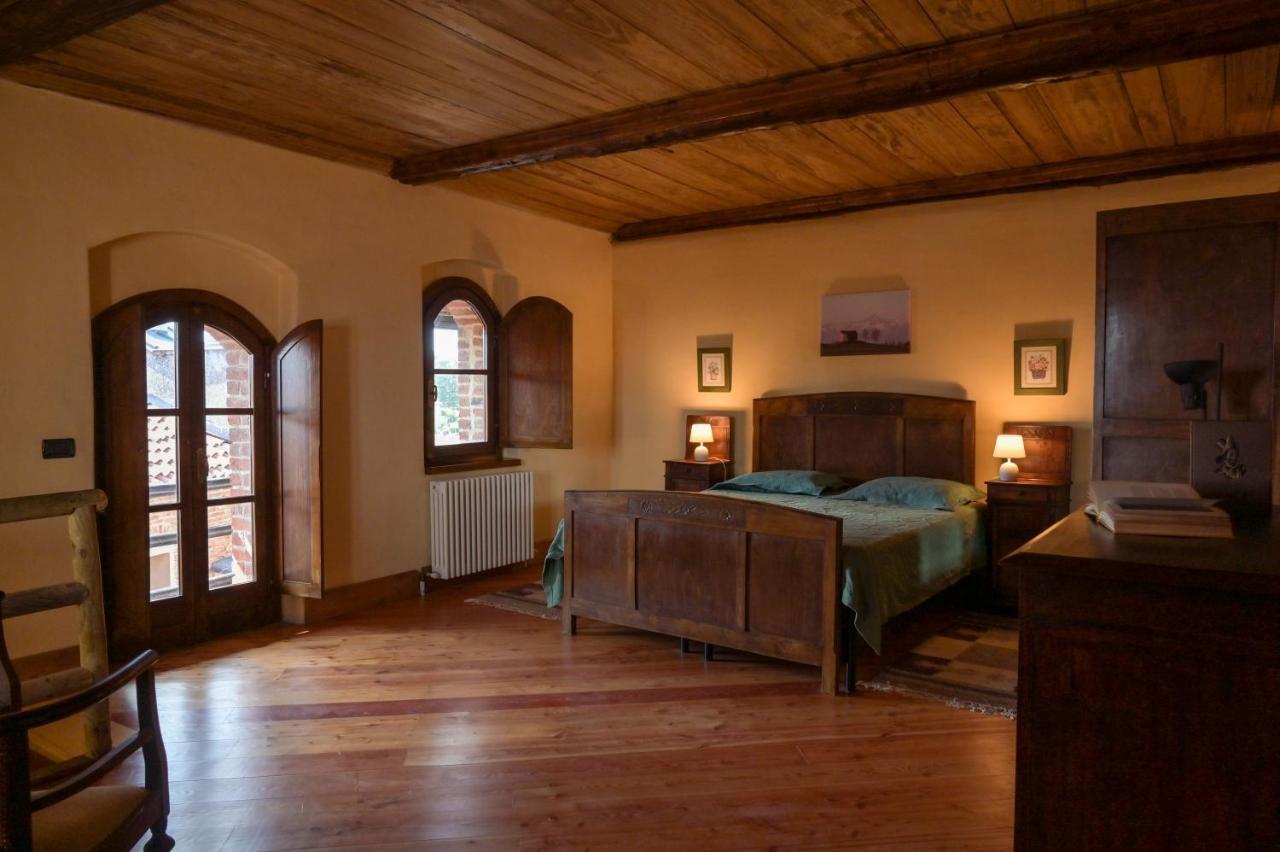 La Casa Del Castellano Hotel Cinzano Bagian luar foto