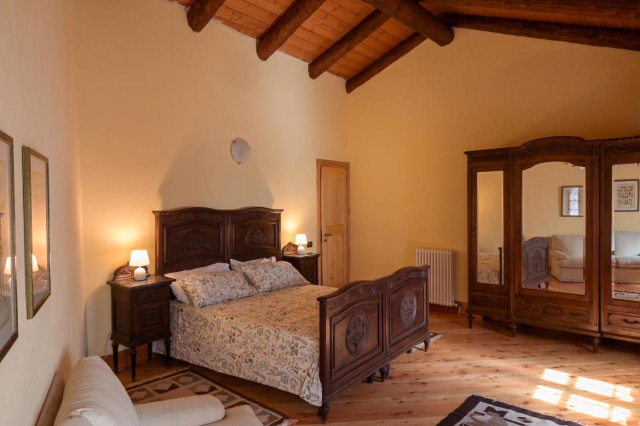 La Casa Del Castellano Hotel Cinzano Bagian luar foto