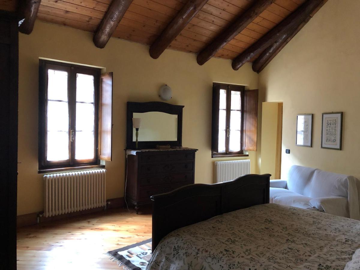La Casa Del Castellano Hotel Cinzano Bagian luar foto