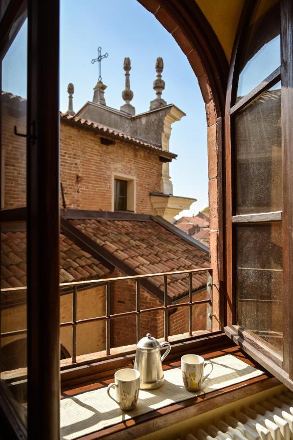La Casa Del Castellano Hotel Cinzano Bagian luar foto